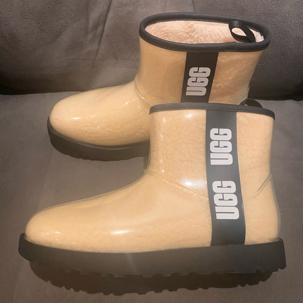 UGG Women’s Classic Clear Mini Snow Boots Shoes 1113190 Size 9 NATURAL BLACK